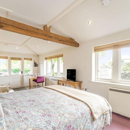 The Friendly Room Austwick 外观 照片